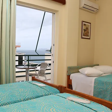 فندق Hotel Loutraki 2*
