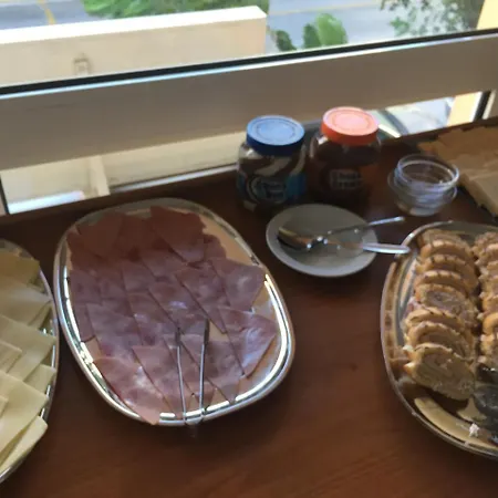 鲁特拉齐酒店 酒店